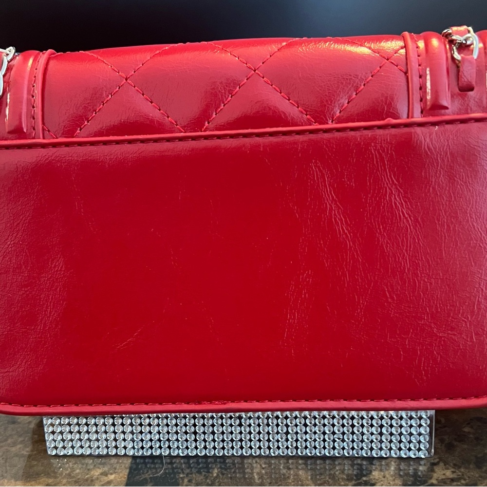 NWT Red Badgley Mischka Quilted Chain Shoulder Bag - Picture 3 of 11